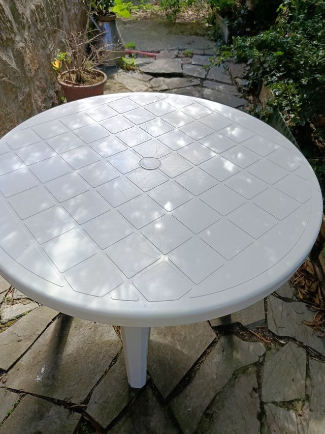 Tavolo da giardino Mesa in plastica bianca