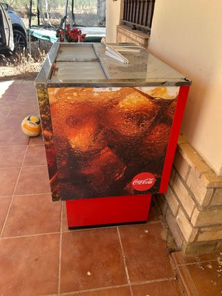 Botellero Coca-Cola rojo prácticamente nuevo 