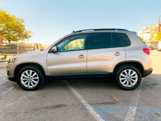 Volkswagen Tiguan NACIONAL TECHO 46000 KMS