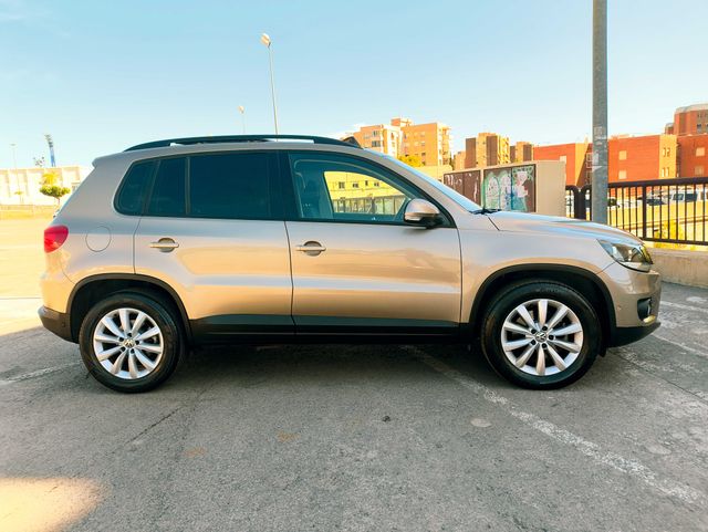 Volkswagen Tiguan NACIONAL TECHO 46000 KMS