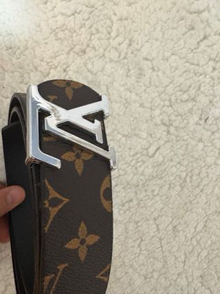Cinturón Louis Vuitton marrón