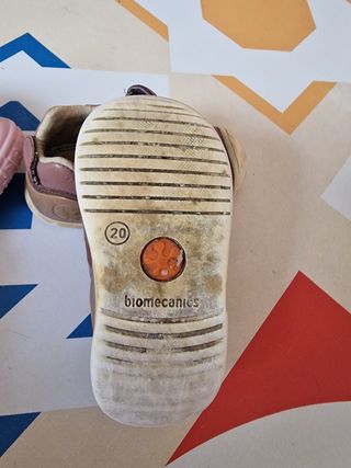 3 pares zapatillas niña nr 20 Crocs, calcetines, B