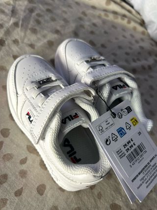 Zapatillas Fila niño - Blancas - Nuevas