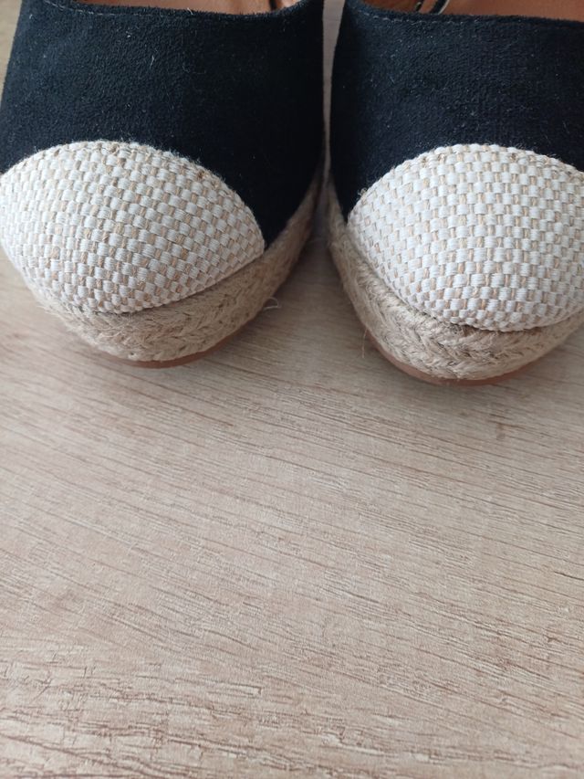 Alpargatas TULIPANO negras-cuña esparto