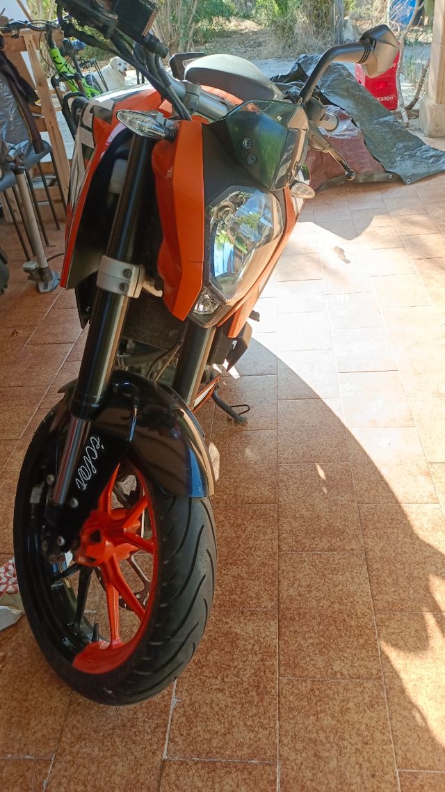 KTM Duke 125 - Moto