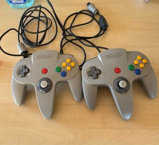 2 controller grigi per Nintendo 64