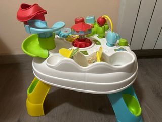 Mesa actividades bebé