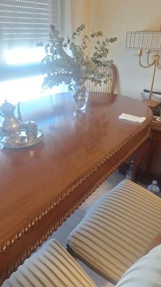 Mesa comedor Nogal maciza