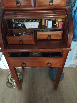 Escritorio madera marrón antiguo