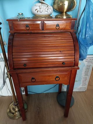 Escritorio madera marrón antiguo