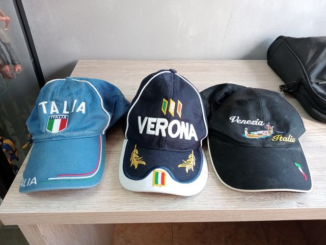 3 Gorras Italia: Verona, Italia, Venecia