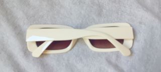 Gafas sol cuadradas beige
