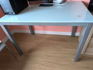 Mesa vidrio tintado + 2 sillas cocina