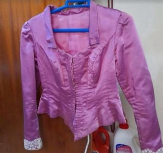Traje Fallera: 2 cuerpos, 2 pares zapatos. 
