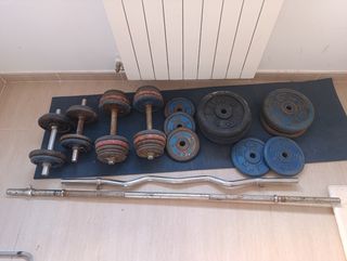 Pesas: 4 mancuernas, barra Z, barra recta
200kg 