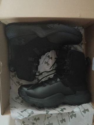 Botas Under Armour Negras modelo nuevo