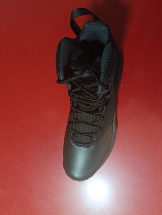 Botas Under Armour Negras modelo nuevo