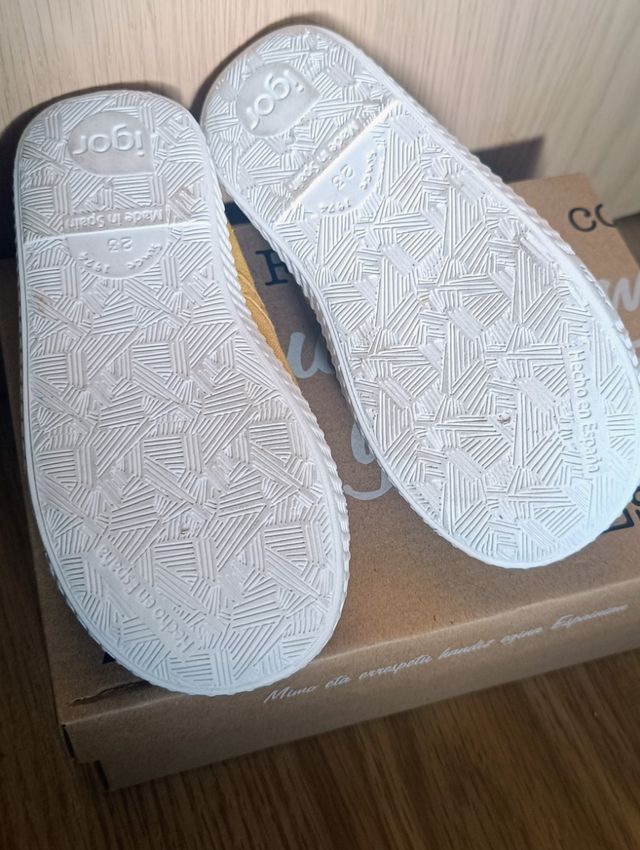 Zapatillas Igor niño talla 23