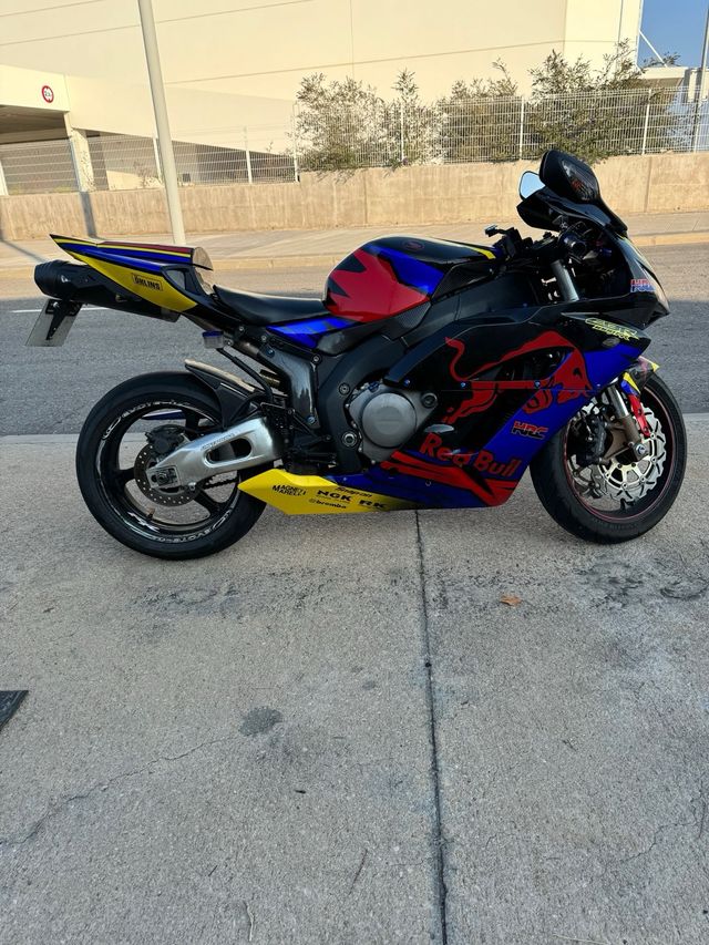Honda CBR 1000RR - Moto