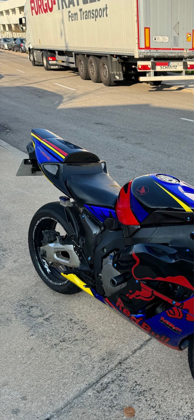 Honda CBR 1000RR - Moto