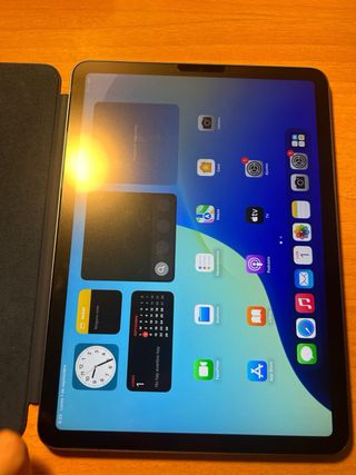 iPad Air 5 Azul 256GB - Como Nuevo batería 100%