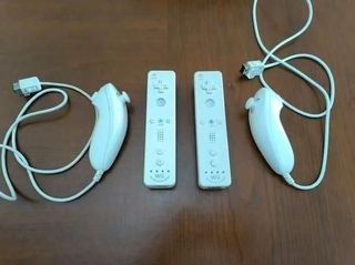 2 Mandos Wii Motion Plus Blancos + 2 Nunchuk