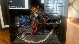 Torre PC HIDITEC negra
