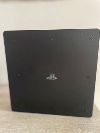 PS4 Slim (PlayStation 4) nera