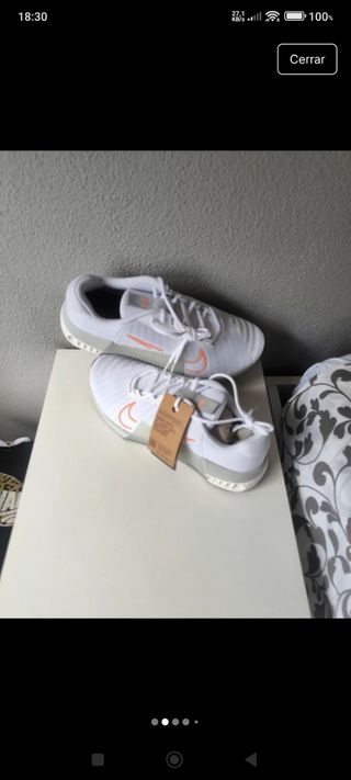 Nike Metcon 9 - Gris y Blanco talla 48'5