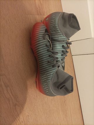 Botas fútbol niño