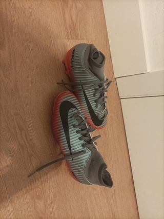 Botas fútbol niño