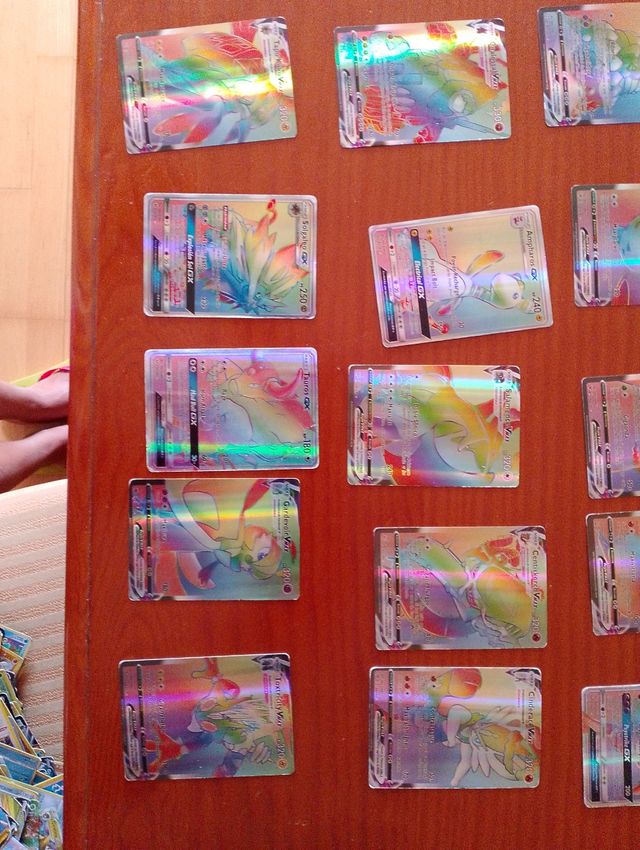 20 cartas Pokémon brillantes arcoíris
