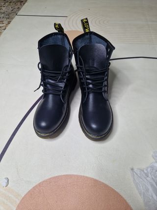 Botas negras de cuero