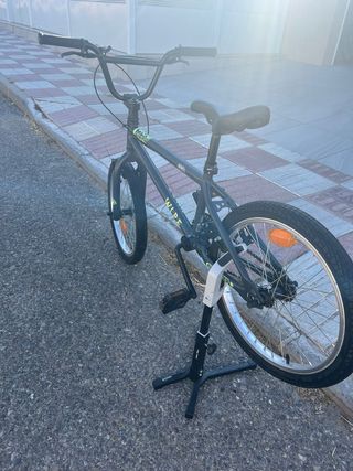 Bicicleta BMX Wipe Gris - Niño