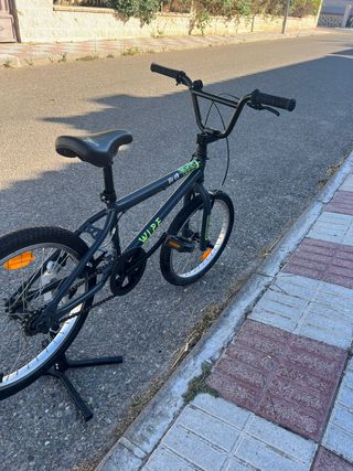 Bicicleta BMX Wipe Gris - Niño
