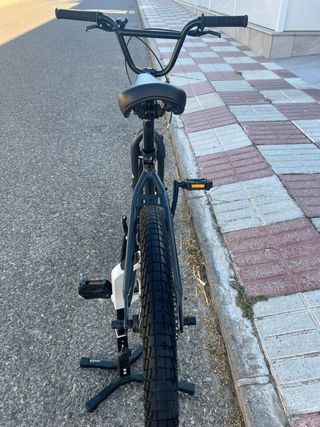 Bicicleta BMX Wipe Gris - Niño
