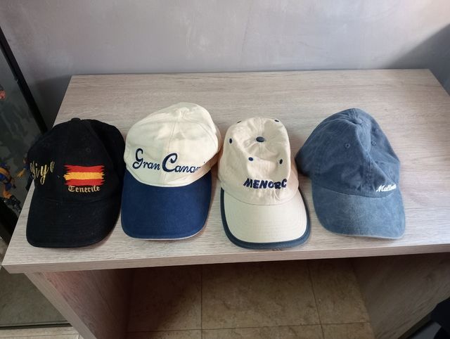 4 gorras islas de España