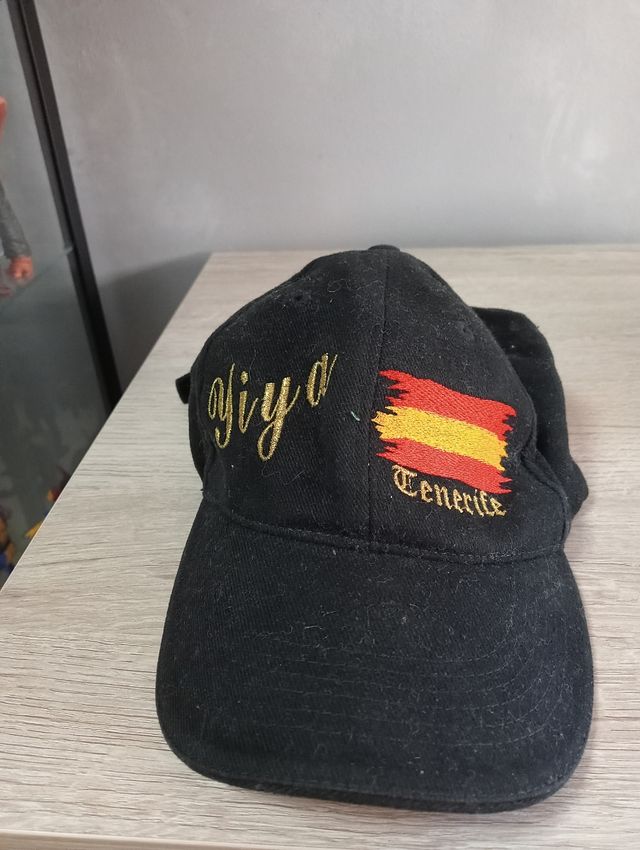 4 gorras islas de España