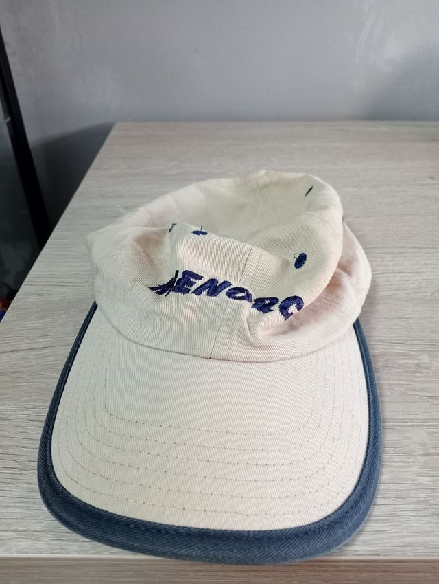 4 gorras islas de España