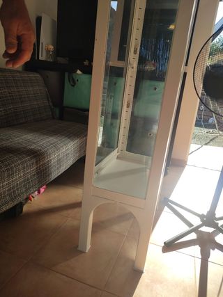 Vitrina blanca metal y cristal