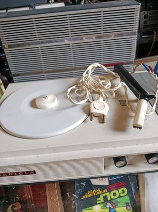 Tocadiscos Radiola antiguo