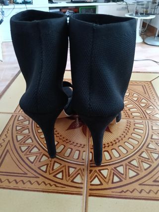 Zapatos negros de tacón