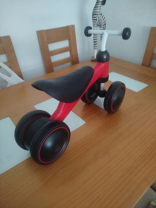 Correpasillos Triciclo rojo