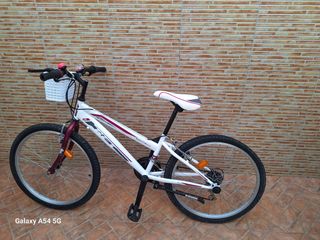 Bicicleta montaña 24" niña