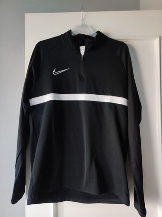 Sudadera Nike negra de media cremallera 