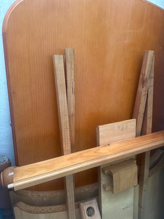 Mesa ovalada madera desmontada