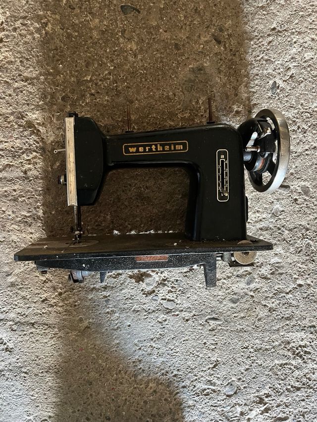 Máquina coser Wertheim antigua