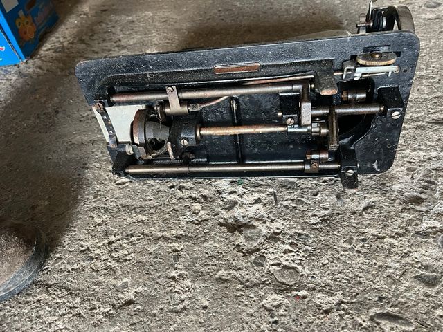 Máquina coser Wertheim antigua