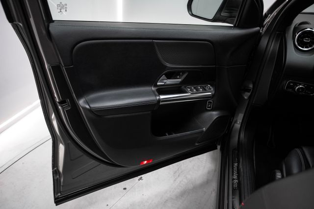 Mercedes-Benz GLA 200 163CV ÚNICO PROPIETARIO 2021