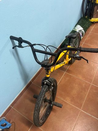 BMX bici amarilla
